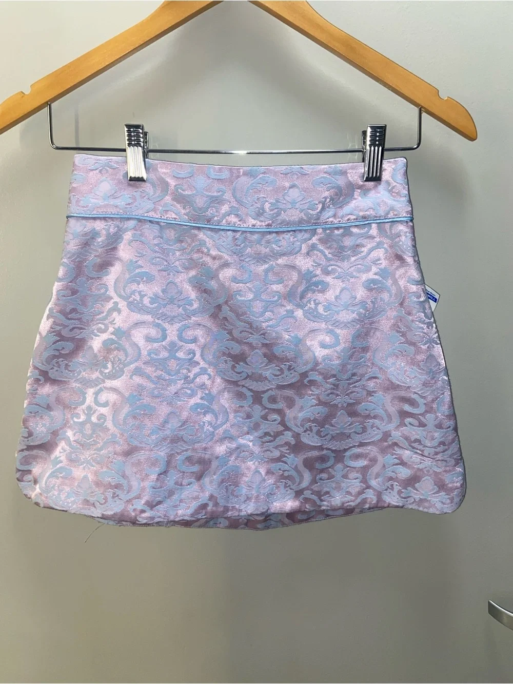 Elegant Pink Jacquard Mini Skirt